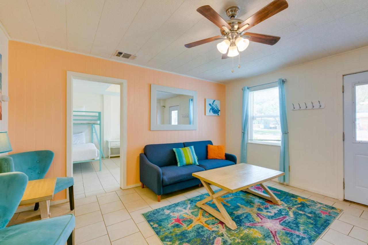 Beautiful Rockport Townhome - Walk To Aransas Bay! エクステリア 写真