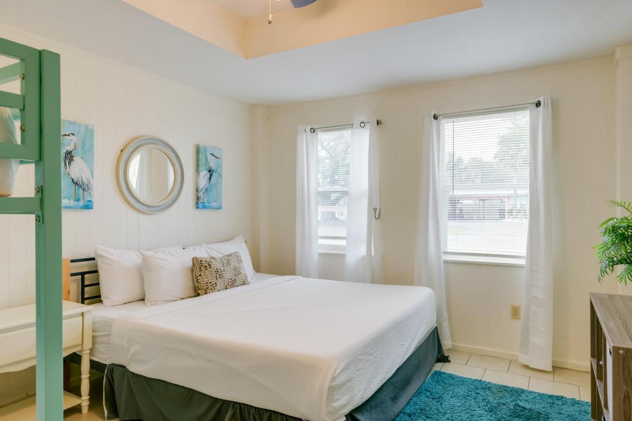 Beautiful Rockport Townhome - Walk To Aransas Bay! エクステリア 写真