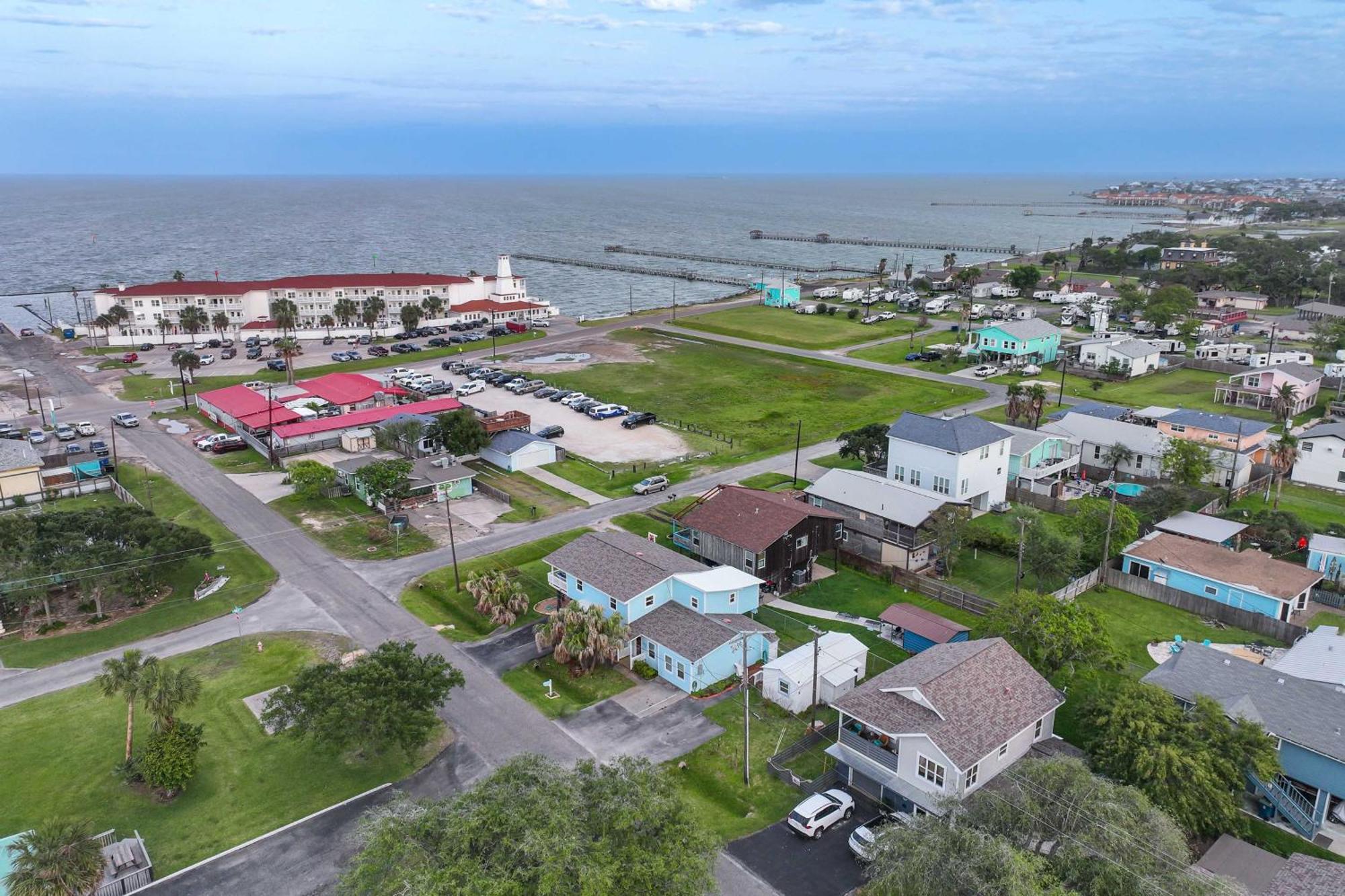 Beautiful Rockport Townhome - Walk To Aransas Bay! エクステリア 写真